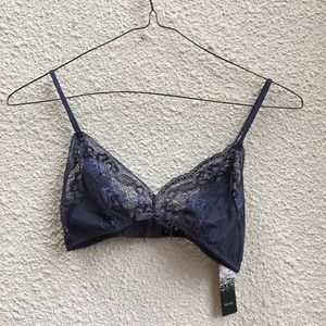 💙NWT Kensie Navy Blue Bralette w/Intricate Trimming Lace MSRP$32 💙